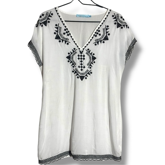 Solitaire Swim Chic Black and White Embroidered Short Sleeve Mini Dress Coverup - Picture 14 of 16